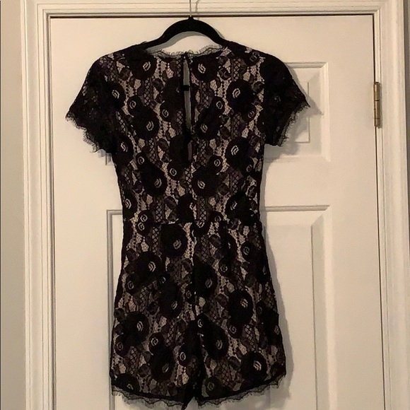 NWT Francesca’s Black and Tan lace romper - Picture 4 of 6